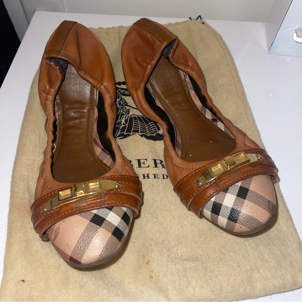 Burberry Leather ballet flats